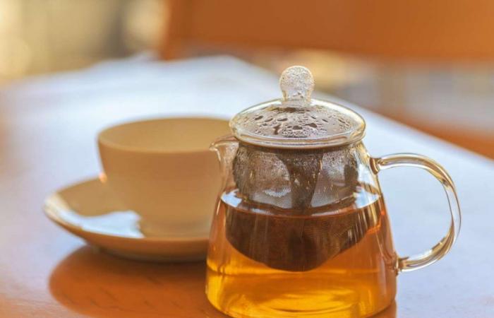 Zitronen-Lorbeer-Tee, das Getränk, das Fett verbrennt, beim Abnehmen hilft und Stress abbaut