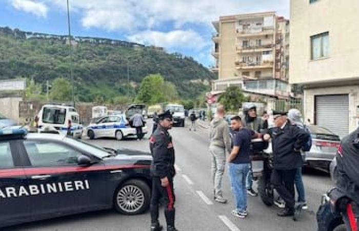Naples, ein 11-jähriger Junge, der an Pizza erstickt ist, stirbt nach drei Tagen voller Qualen