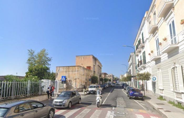 Zwei Raubüberfälle in der Via Nazionale in einer halben Stunde, Alarm in Torre del Greco