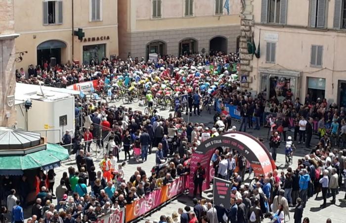 Giro d’Italia, Etappe Foligno – Perugia; das Straßennetz für Abfahrt, Zugang zum Zentrum und Veranstaltungen