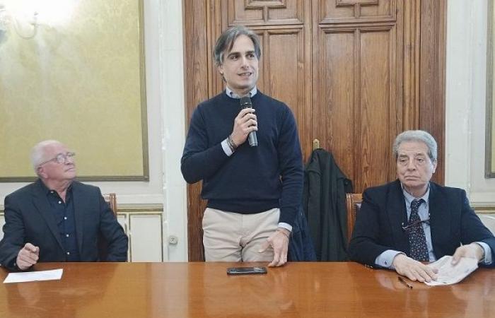 Die Mehrheit der Metropolen: „Volle Unterstützung für Bürgermeister Falcomatà, es ist Zeit, die absurde Schlammmaschinerie zu stoppen, die sein Image beflecken möchte“