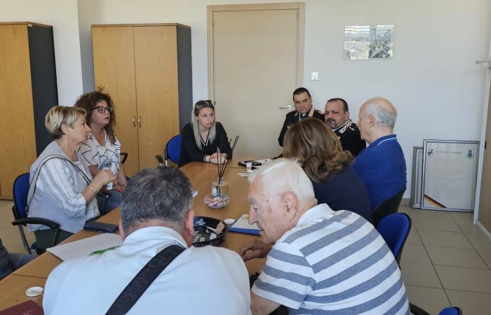 Schutz älterer Menschen vor Betrügereien: In Aprilia beginnen Carabinieri-Treffen in Seniorenzentren. Vorbesprechung in der Gemeinde. – Radiostudio 93