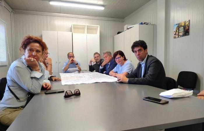 Grazia Di Bari (M5S) bei der Inspektion der Ferrotramviaria-Baustellen in Andria