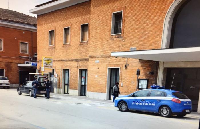 Fabriano / Snatch am Bahnhof, der Verantwortliche wurde nach Alessandria zurückverfolgt