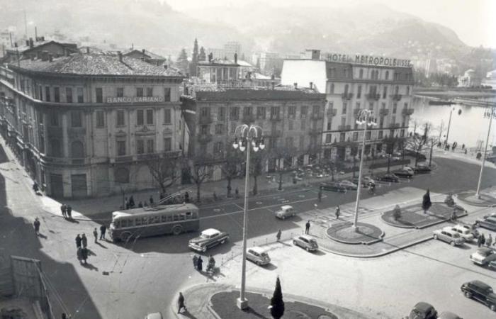 Trolleybusse, verschwundene Gebäude und kunstvolle Blumenbeete: Vintage-Como in Schwarz-Weiß im Dossier des ehemaligen Hotels San Gottardo