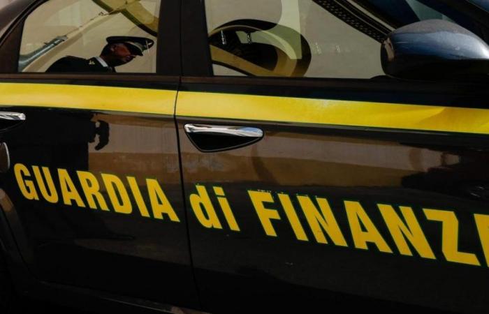Treviso betrog sie Leasinggesellschaften durch den Verkauf nicht vorhandener Maschinen. 30 Personen festgenommen