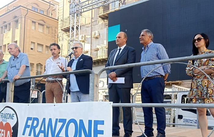 Franzone und die Gruppe unterstützen Di Stefano: „Größere Garantien für unsere Programmprioritäten“