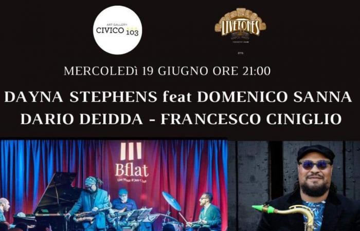 Live Tones Napoli ETS präsentiert auf der Bühne ein außergewöhnliches Quartett, das seine Tournee in Aversa beginnt