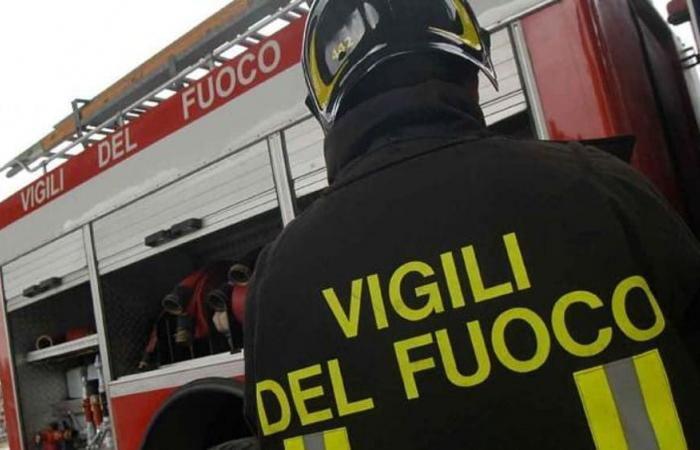 Methanauto explodiert auf der Straße, 4 Verletzte in der Provinz Salerno