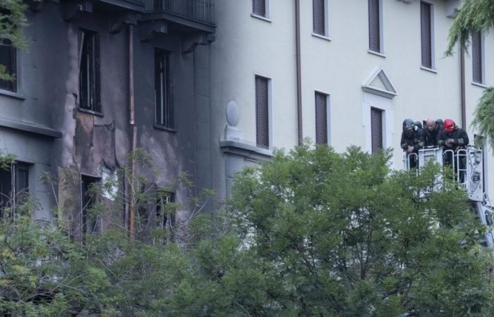 Brand in einer Garage in Mailand, Mutter, Vater und Sohn in einer Wohnung getötet. «Flammen gingen von repariertem Auto aus»