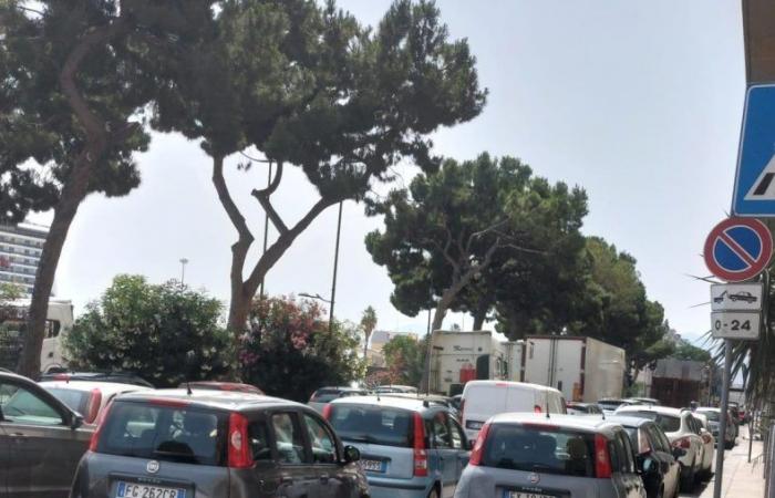 Verkehrschaos in der Via Crispi, es gibt keine unmittelbaren Lösungen „Wir werden einen Trockenhafen brauchen“ – BlogSicilia