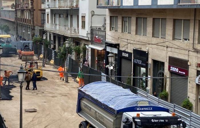 Salerno, Avellas SOS: „Geschäft in der Krise wegen Arbeiten am Corso, Rückgang um 30 %“