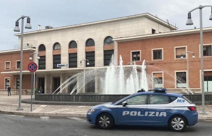 Benevento, schwerer Diebstahl einer Smartwatch in einem Geschäft in der Rione Ferrovia: Zwei Männer meldeten – NTR24.TV