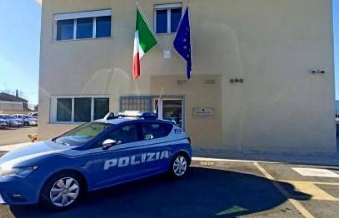Ladispoli, der gestrige flüchtende Dieb, wurde von der Polizei aufgespürt: Er wurde im Kofferraum des Autos versteckt