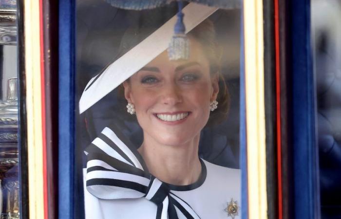 Kate Middletons erster öffentlicher Auftritt, nachdem sie bekannt gegeben hatte, dass sie Krebs hat