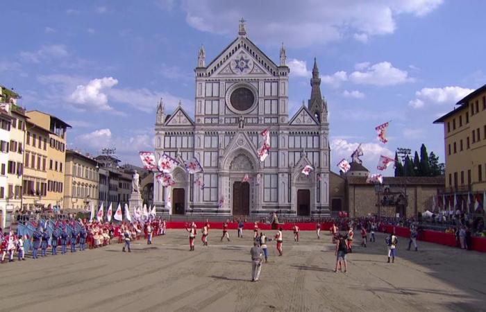 Das FIORENTINE HISTORICAL FOOTBALL FINALE wird ab 16.00 Uhr live auf Toscana TV übertragen. Sehen Sie sich die Promos der aktuell laufenden Filme an – ToscanaTv