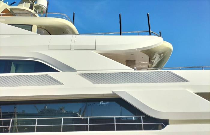Megayacht im Hafen von Ancona: 67 Meter ungezügelter Luxus – FOTO – Nachrichten Ancona-Osimo – CentroPagina