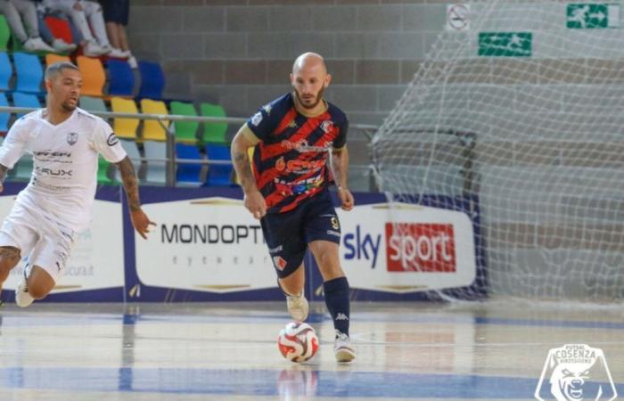 Messina Futsal sichert sich den argentinischen Sanz. Mit 41 Toren brachte er Cosenza in die Serie A