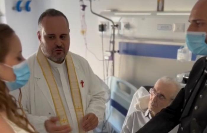 Neapel, Frischvermählte im Krankenhaus mit ihrem an ALS erkrankten Vater: das virale Video