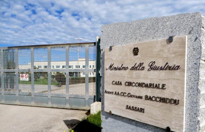 Der Gefangene Sassari nimmt sich im Gefängnis Bancali La Nuova Sardegna das Leben