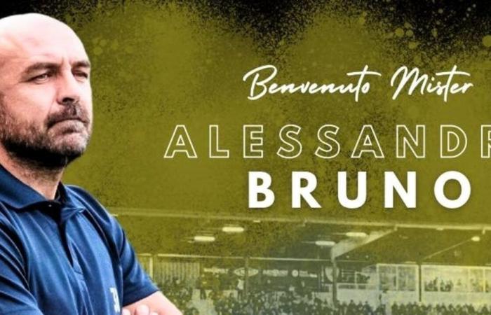 Der ehemalige Biancazzurro Alessandro Bruno findet seinen Platz auf der Bank in der Serie C