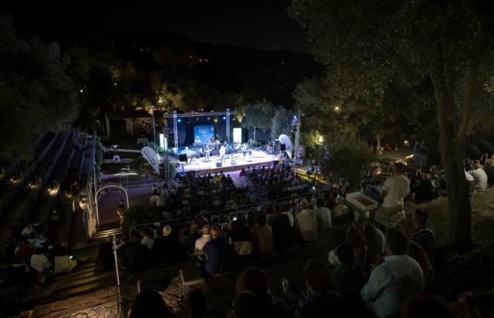 Salerno, vom 17. Juli bis 2. August das „Fest der mediterranen Hügel“