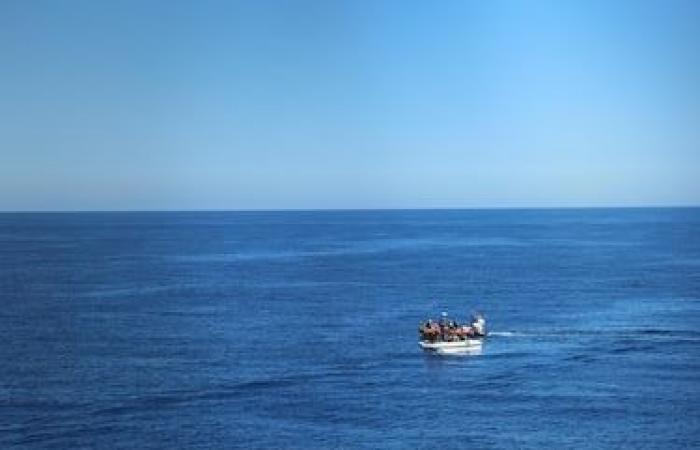 Lampedusa 51 Migranten, 10 Tote. Und in Kalabrien 50 Vermisste und 1 Toter