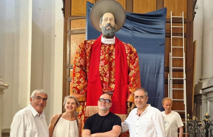Modica – Begeisterung und Staunen bei der Präsentation des ersten Santone von San Pietro