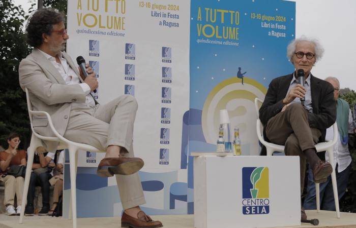 „A Tutto Volume – Bücher feiern in Ragusa“, Boom bei Lesern und Buchverkäufen für die 15. Ausgabe des Festivals | Schätzungsweise 20.000 Besucher in vier Tagen