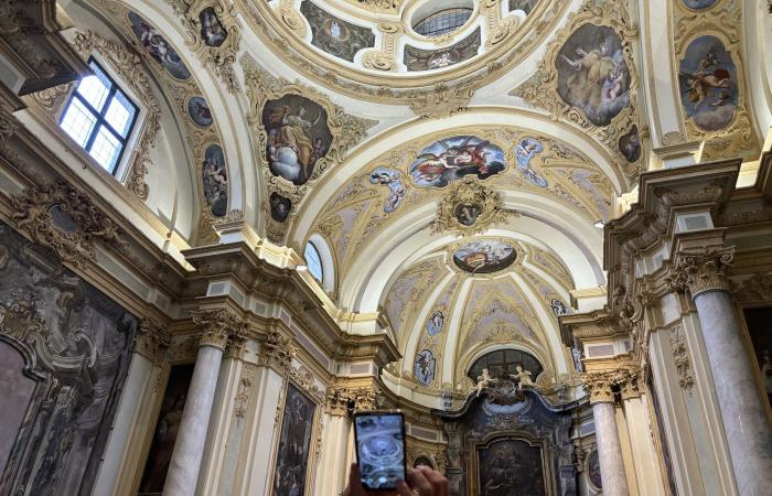 Das Staunen und der Zauber der ehemaligen Kirche Santa Chiara – Der Reiseführer