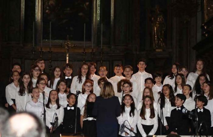 Aversa, das Orchester und der Chor des Instituts „Cimarosa“ verzaubern das Publikum der Kathedrale