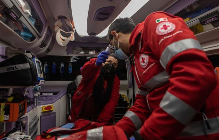 Gesundheitskatastrophe, Zwischendecke stürzt im Krankenhaus von Ischia ein: einer wurde verletzt