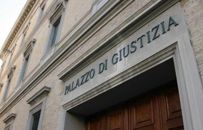 Ancona, Schlankheitskuren mit Schilddrüsenmedikamenten. Arzt wegen Wundertränken in Schwierigkeiten