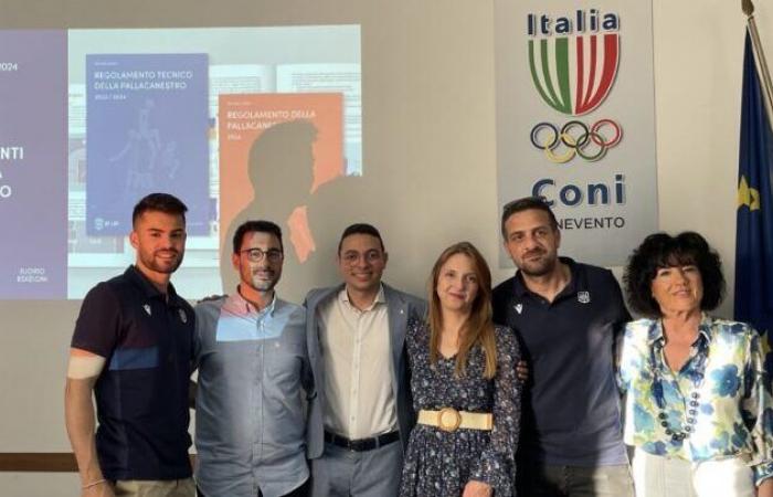 Benevento, ein Basketballnachmittag in Coni mit einer Konferenz zwischen Trainern und dem Autor Davide Galieri