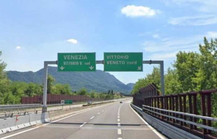Tragischer Unfall auf der A27: Arbeiter von LKW angefahren und getötet | Heute Treviso | Nachricht