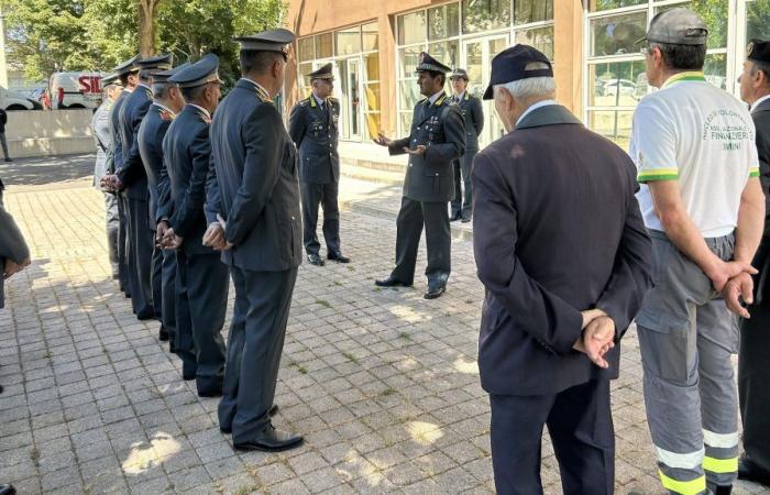 Der Regionalkommandant der Guardia di Finanza der Emilia Romagna besucht das Provinzkommando von Rimini