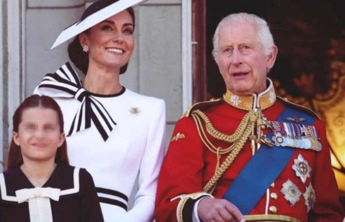 König Charles und Kate mit offenem Mund: Was die Royals auf dem Balkon zueinander sagten