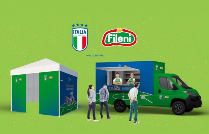Fileni steht immer noch bei den Azzurri auf dem Platz, in Mailand und Pesaro. Eine gastronomische Tour mit dem Ziel, die Nationalmannschaft zu unterstützen