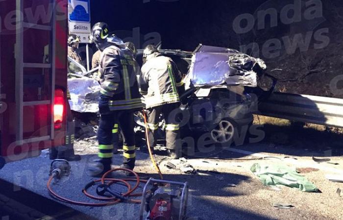 Drei Freunde kamen bei einem Unfall in Atena Lucana ums Leben. LKW-Fahrer zu 2 Jahren Haft verurteilt – Ondanews.it