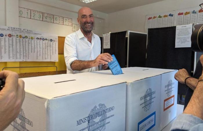 Vito Leccese startet die sechs Interventionen für die ersten 100 Tage in Bari: Dazu kommen der Hausbonus und der Bürgermeister in der Nacht