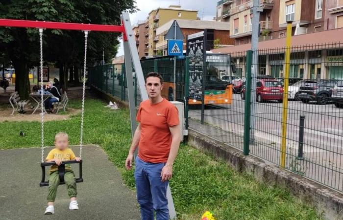 Monza, in San Rocco spielen Kinder zwischen Abfall und Verfall: die Beschwerde eines Vaters!