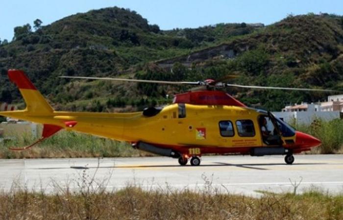 Fires wurde in Randazzo (CT) ein neuer Hubschrauberlandeplatz des Forestry Corps eingeweiht.