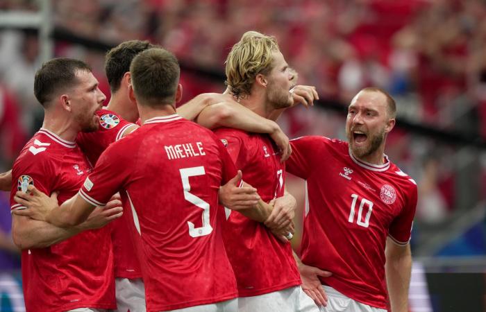 England gewinnt nicht und überzeugt nicht: Es endet 1:1 gegen Dänemark, aber das Achtelfinale ist nur noch einen Schritt entfernt