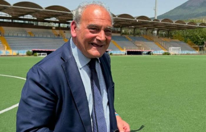Torre Annunziata, Alfano zieht sich aus dem Wahlkampf zurück: „Ich trete beiseite.“ Die Universität Salerno hatte ihn wegen homophober Äußerungen suspendiert