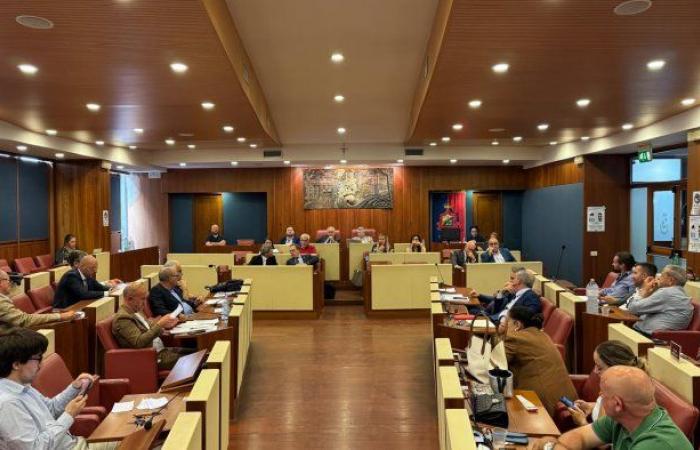 Caserta behält nach der Verhaftung des Stadtrats die Marino-Mehrheit im Plenarsaal
