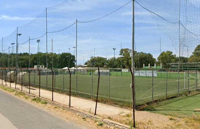 Die Gemeinde Anzio verklagt den Sportverein, der den Kunstrasen des Spielfeldes „zerstört“ hat – Il Caffe