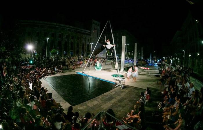 Vom Straßentheater bis zum zeitgenössischen Zirkus kehrt die frische Atmosphäre des „And Festival“ in die Stadt zurück
