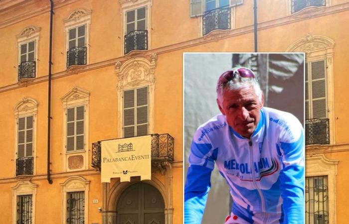 Warten auf die Tour: Francesco Moser Gaststar bei PalabancaEventi in Piacenza
