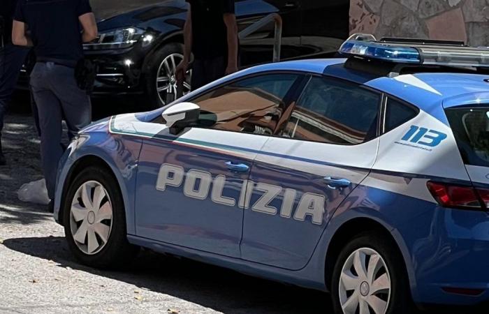 VeraTV.it | Ancona – Die Mutter eines 28-Jährigen, der von zu Hause weggeschickt wurde, drohte, ihn zu töten