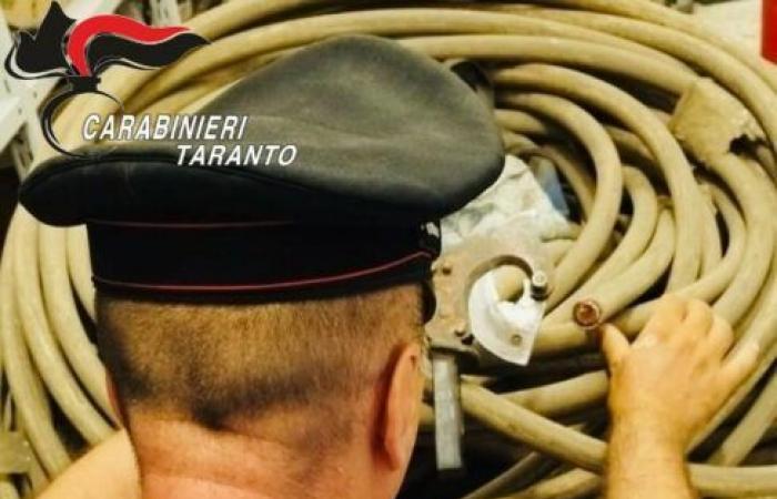 Taranto: Diebstahl einer halben Tonne Kupferkabel, Festnahmen. Cerignola: 27 Kanaldeckel in drei Tagen gestohlen